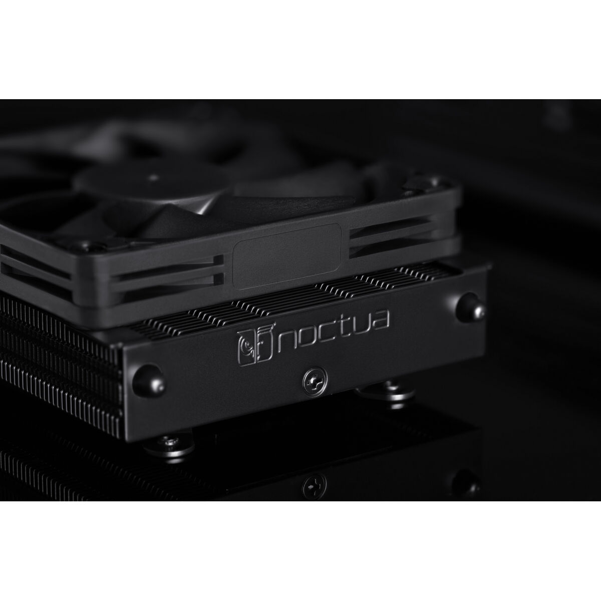 CPU-ventilátor Noctua NH-L9a-AM4 chromax.black